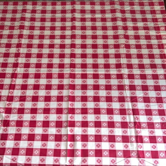 Vintage Red checkered small square picnic 🧺 tablecloth - Picture 2 of 5